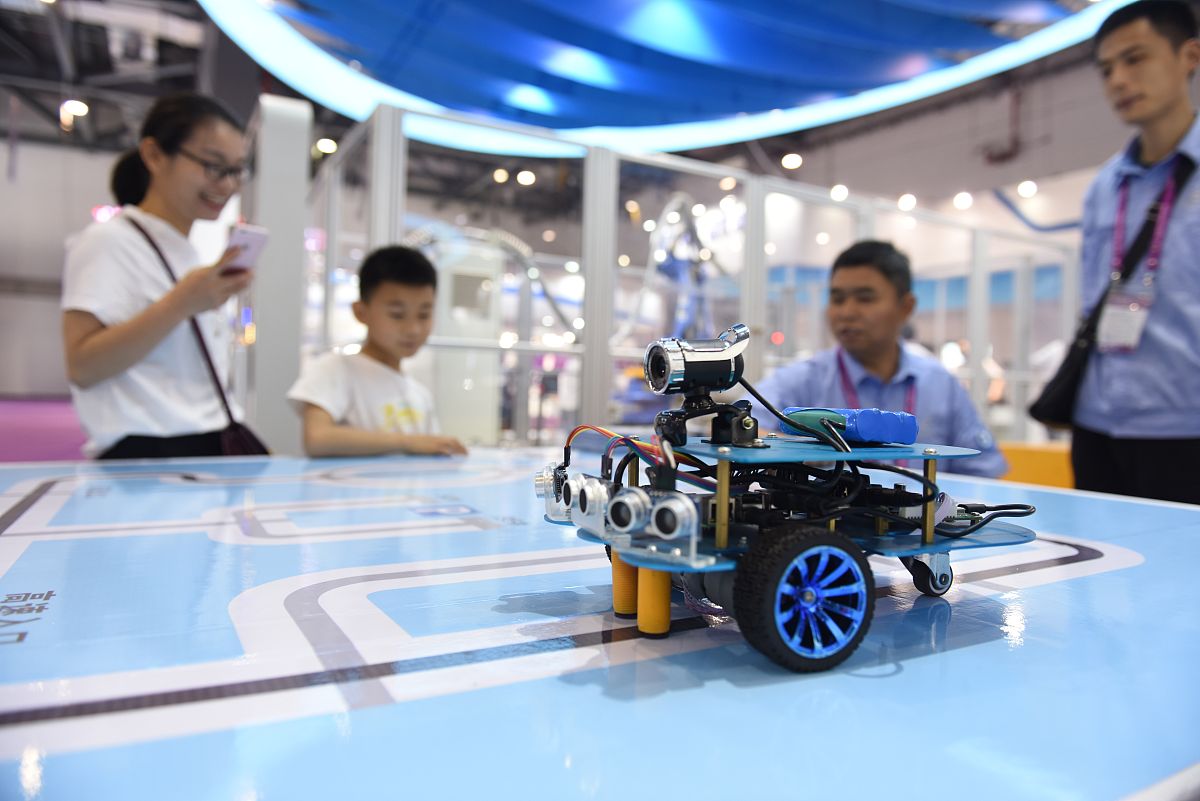 杞县人工智能学校工业机器人专业2021年招生简章