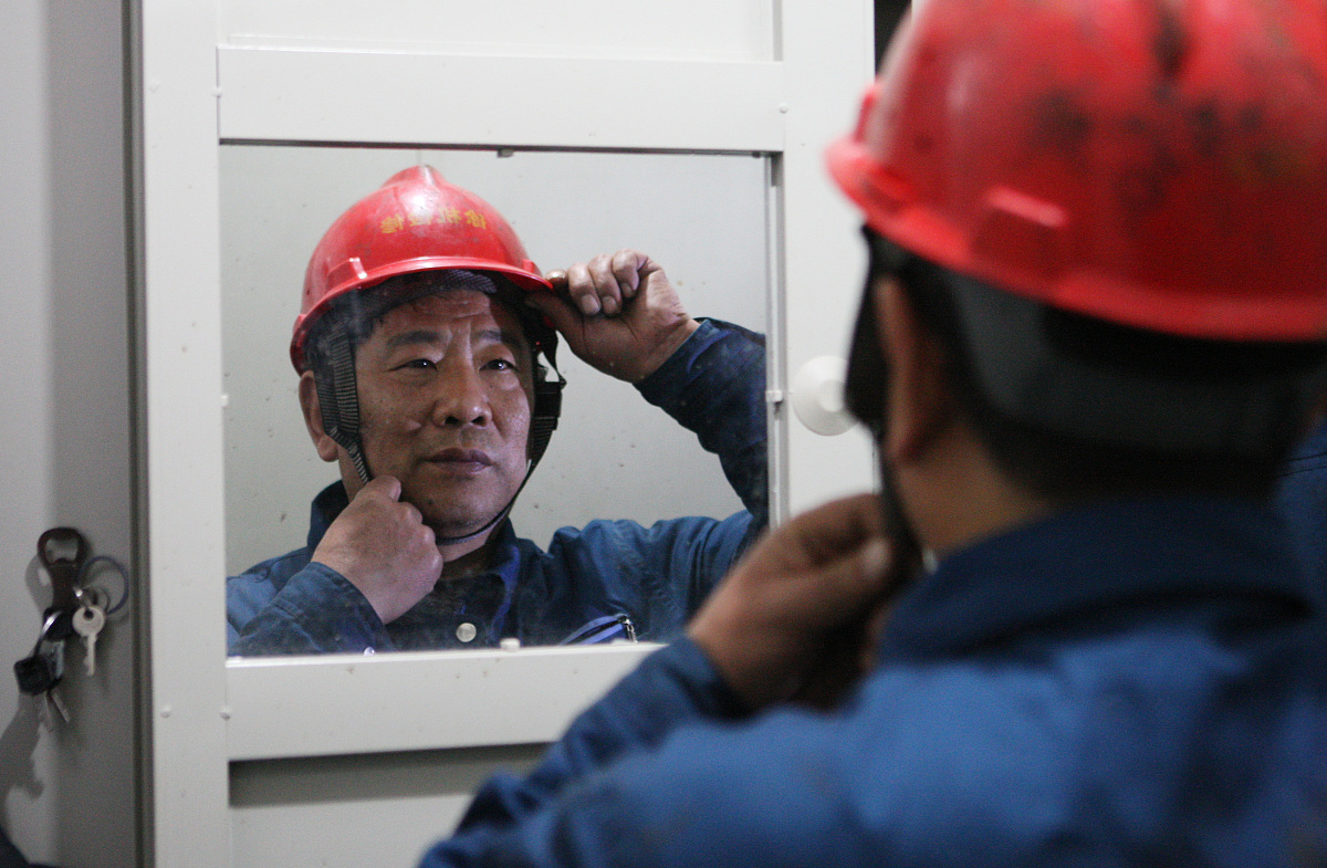 工程部刘建军同志：紧急抢修中的“老大哥”