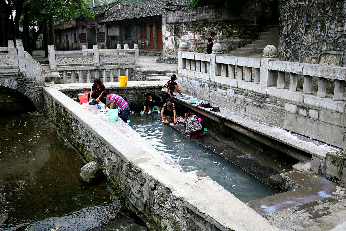 百色民族卫生学校2021年招生专业：医学、护理、中医等多个领域