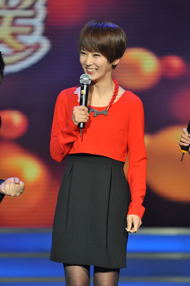 2013年1月30日,辽宁省沈阳市,美女主播谢楠出席辽宁电视台"欢乐送"一