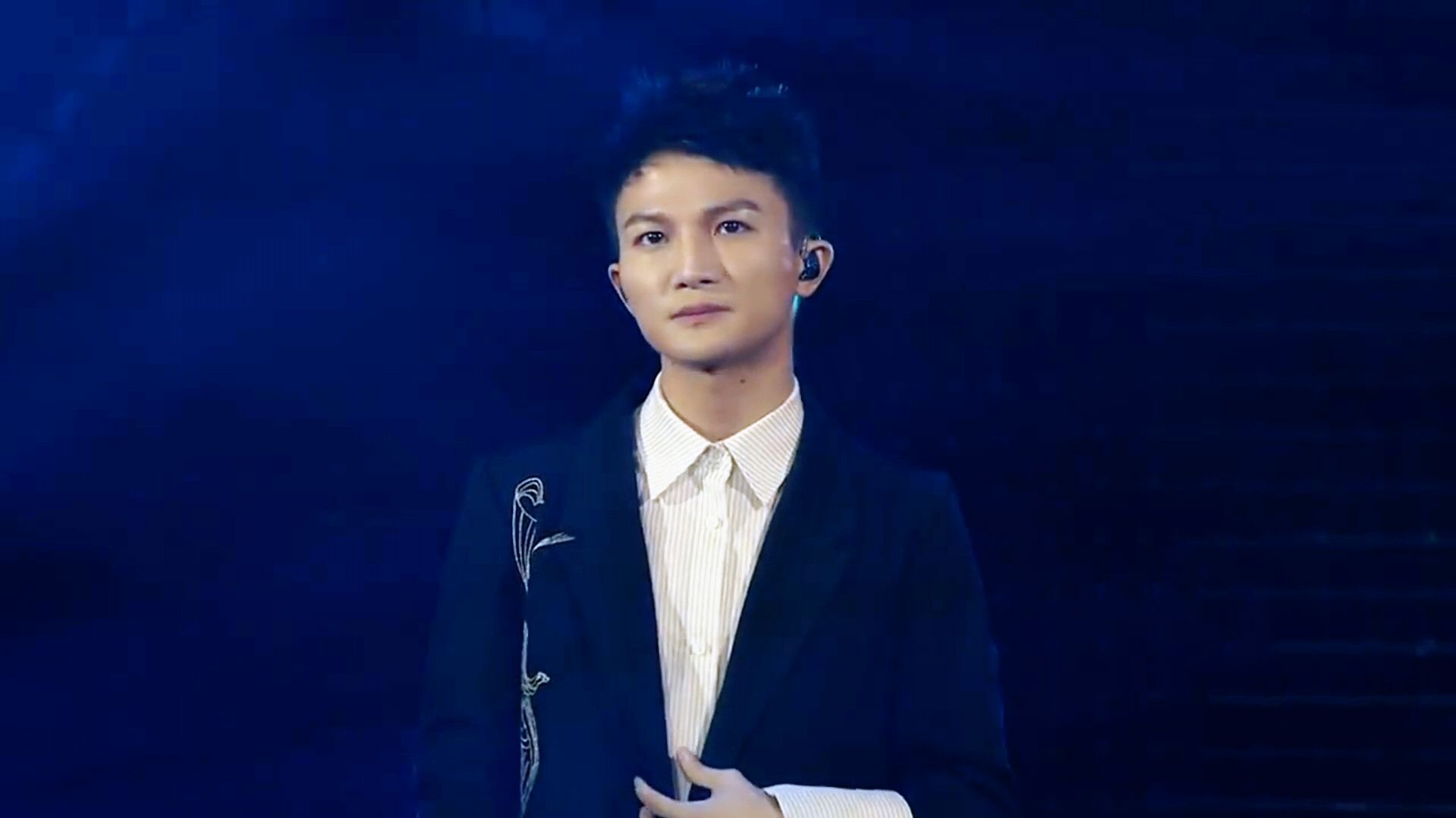 周深与郭沁深情对唱《大鱼》,两人空灵的歌声让全场惊叹!