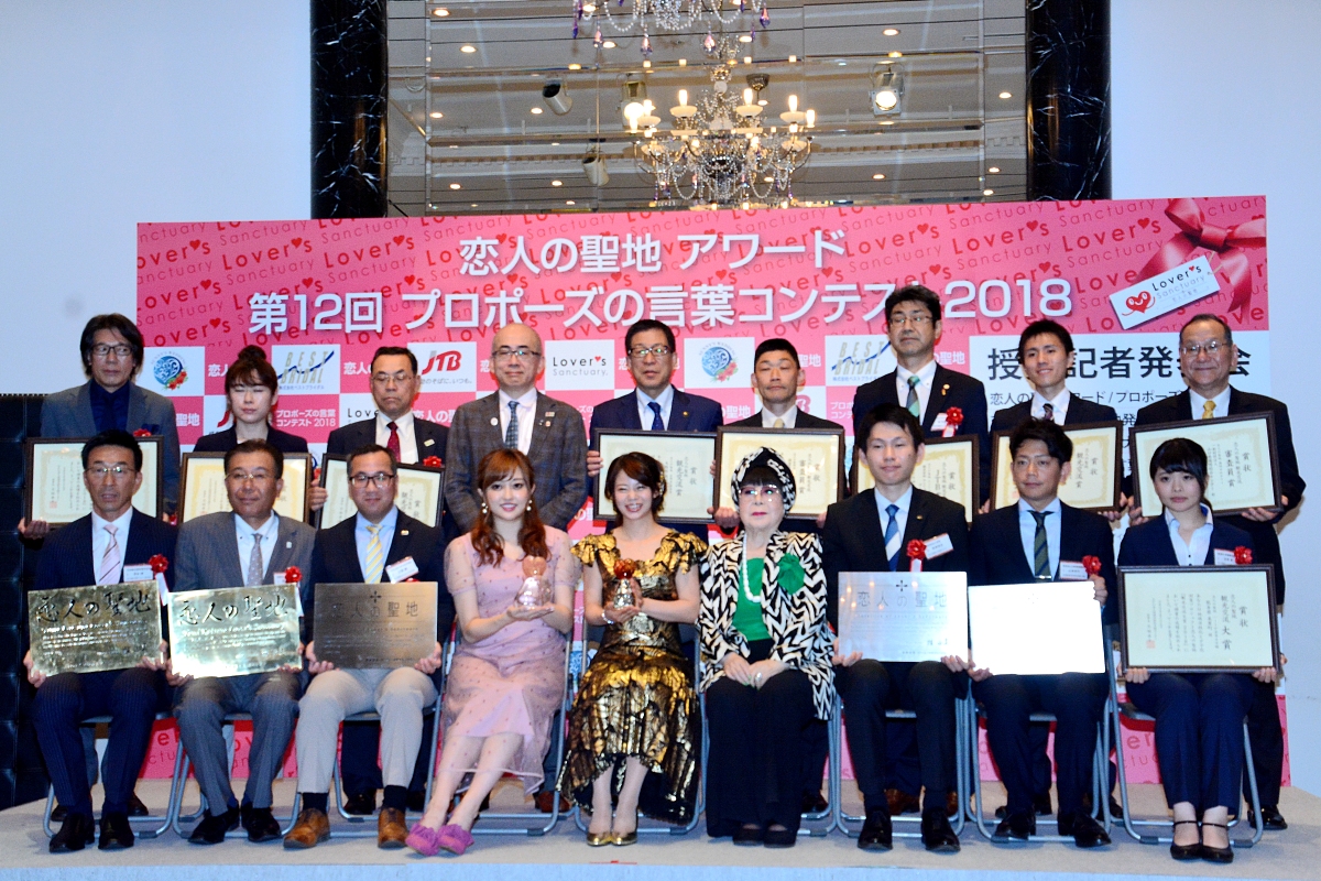 我和女朋友认识1年了提供一段求婚使用的文字要求300字以内真诚感人