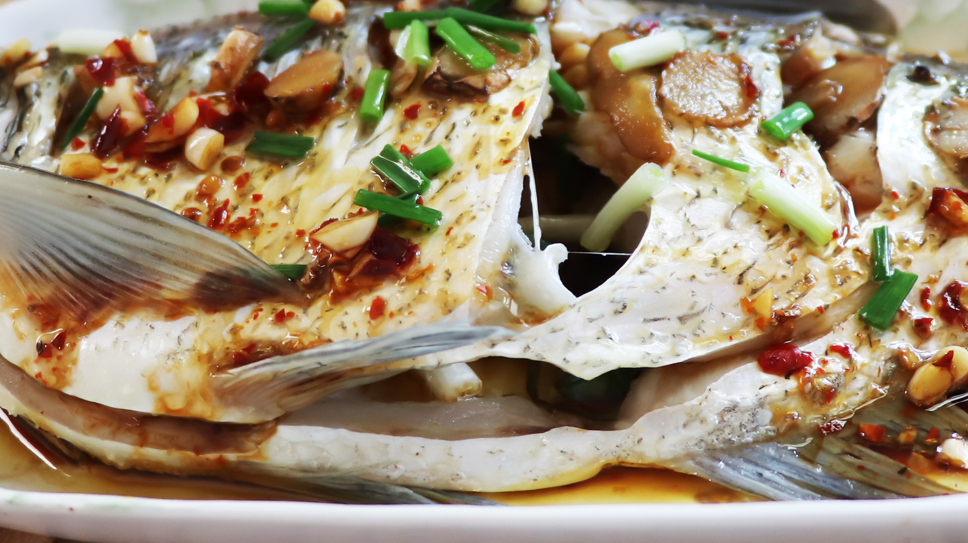 七星级口感:香嫩爽口,美味营养 - 解锁清蒸鱼顶级做法