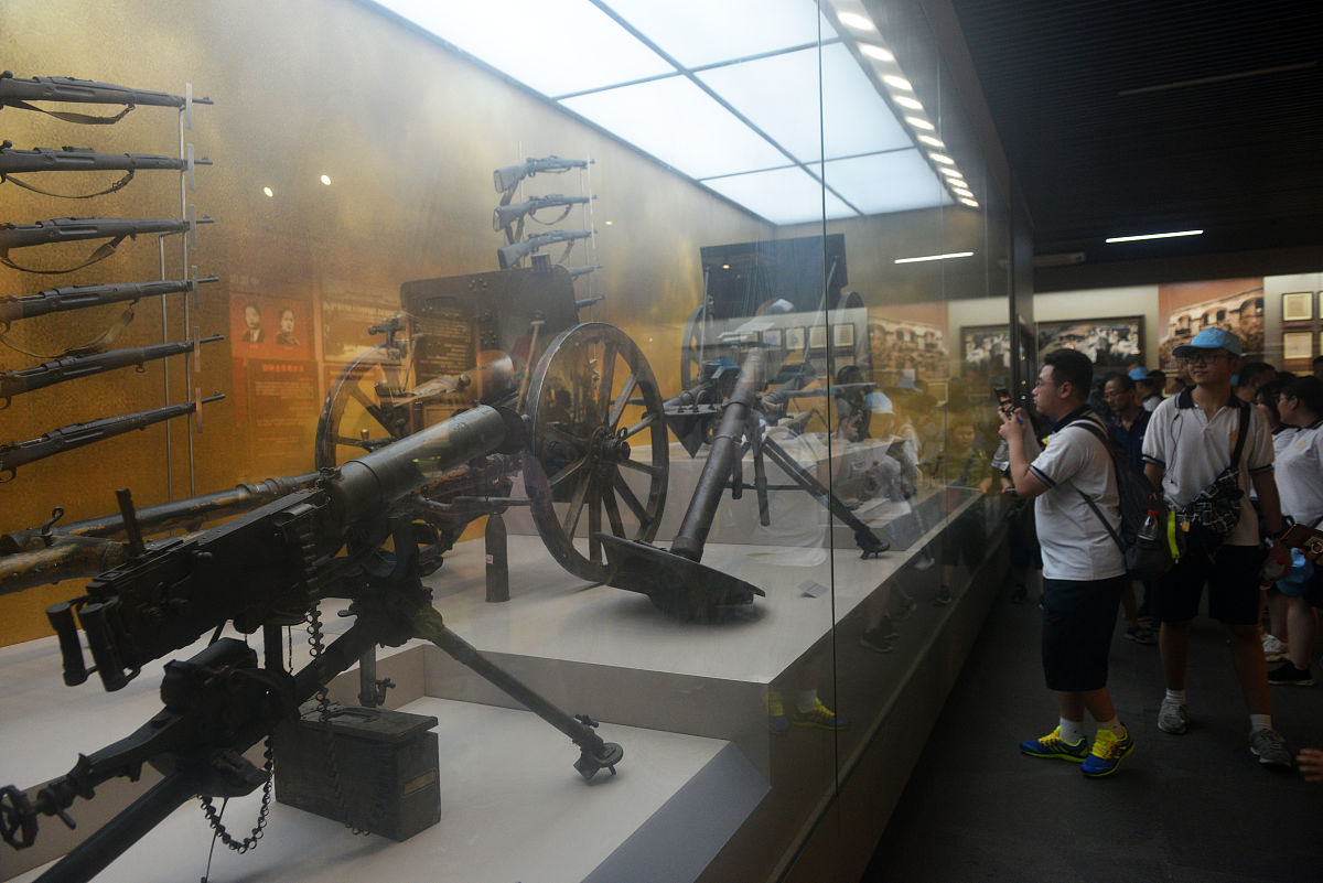 参观军事博物馆后的思考：全面推进国防和军队现代化