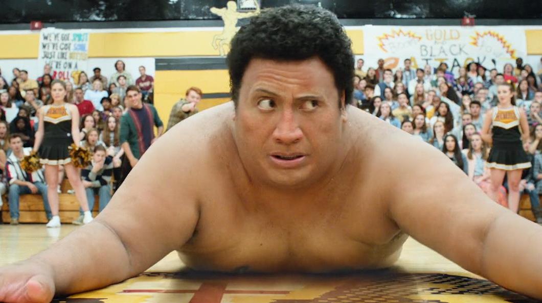 被同学们瞧不起的大胖子,20年后再相聚,变成了肌肉猛男惊呆众人