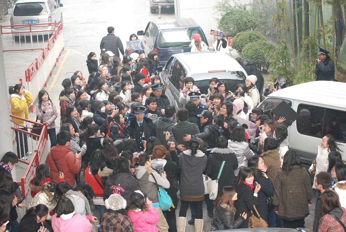 2009年1月9日讯,上海,人气组合sjm来上海录制春节节目.***_***+++_+++