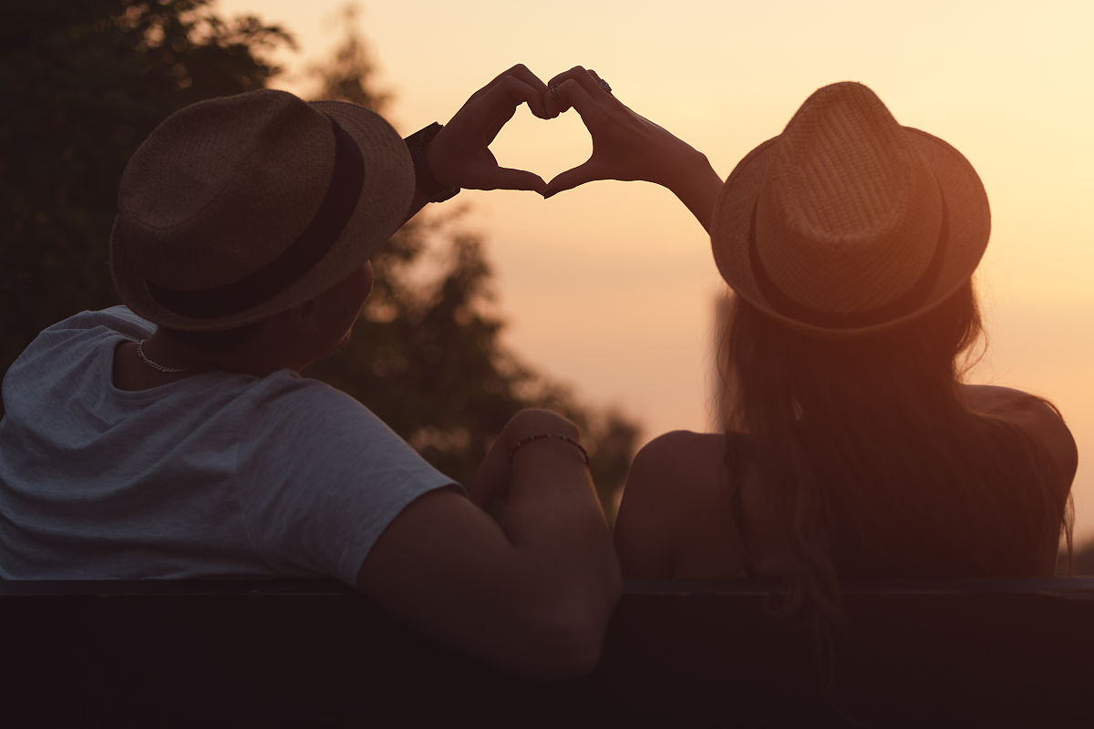 以明知道没结果的感情还要走吗？为题写一篇1200字文章重新编写标题