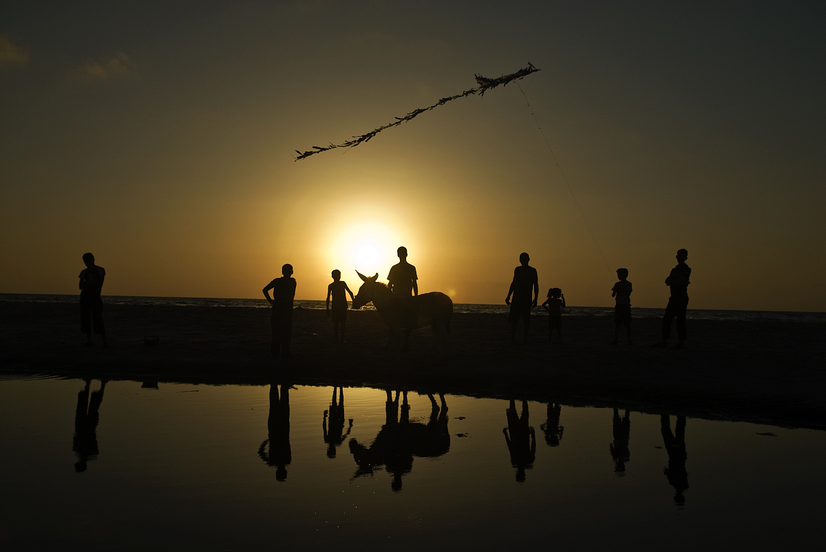 2009年6月21日,加沙地带,流入地中海的水被严重污染.这不仅会影响经常