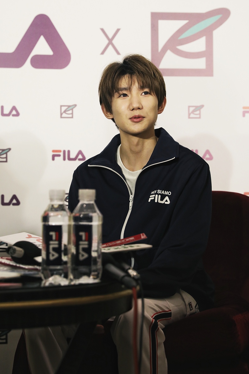 王源演唱会穿婚纱？解读背后的含义和原因