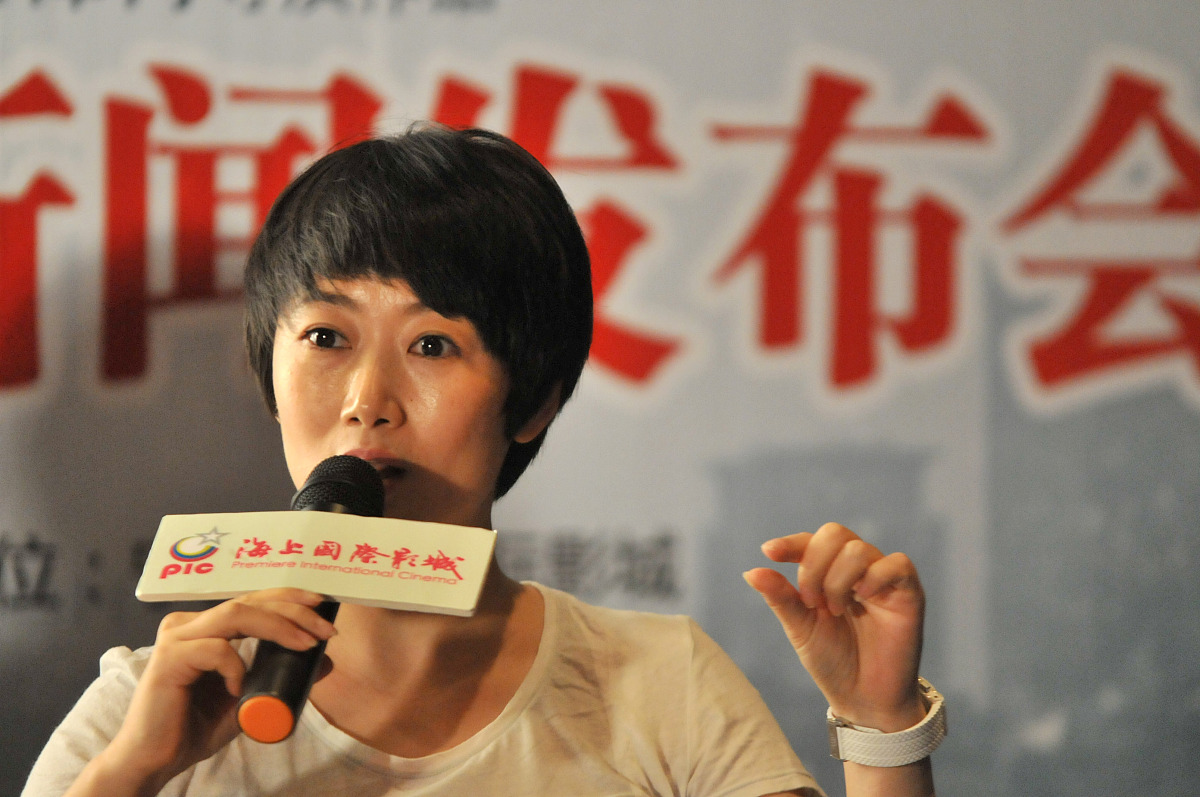 2010年7月4日,浙江宁波,电影《海上传奇》宣传发布会.  (应摄影师要求