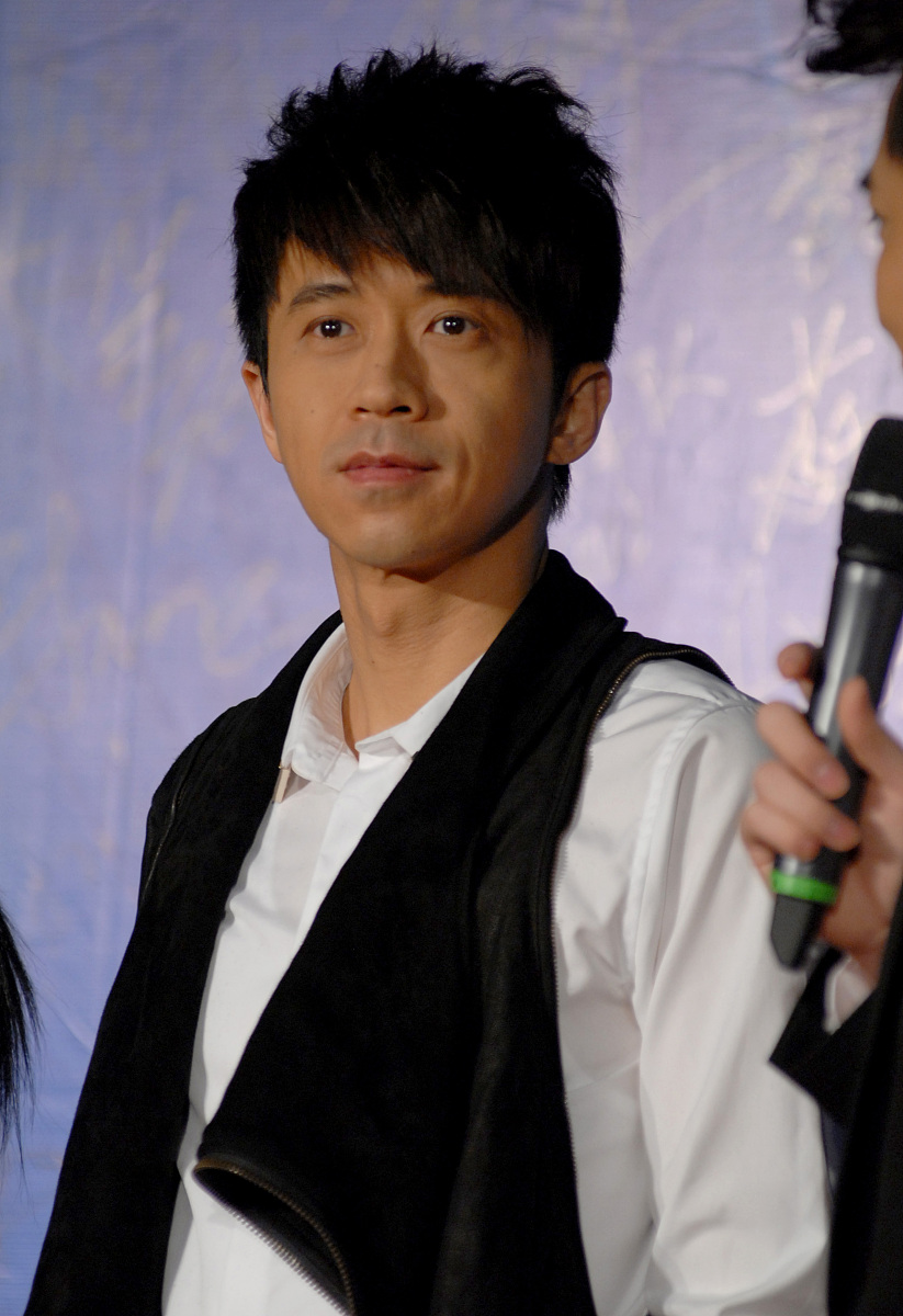 华语乐坛没落的原因：市场、人才、文化与政治的困境