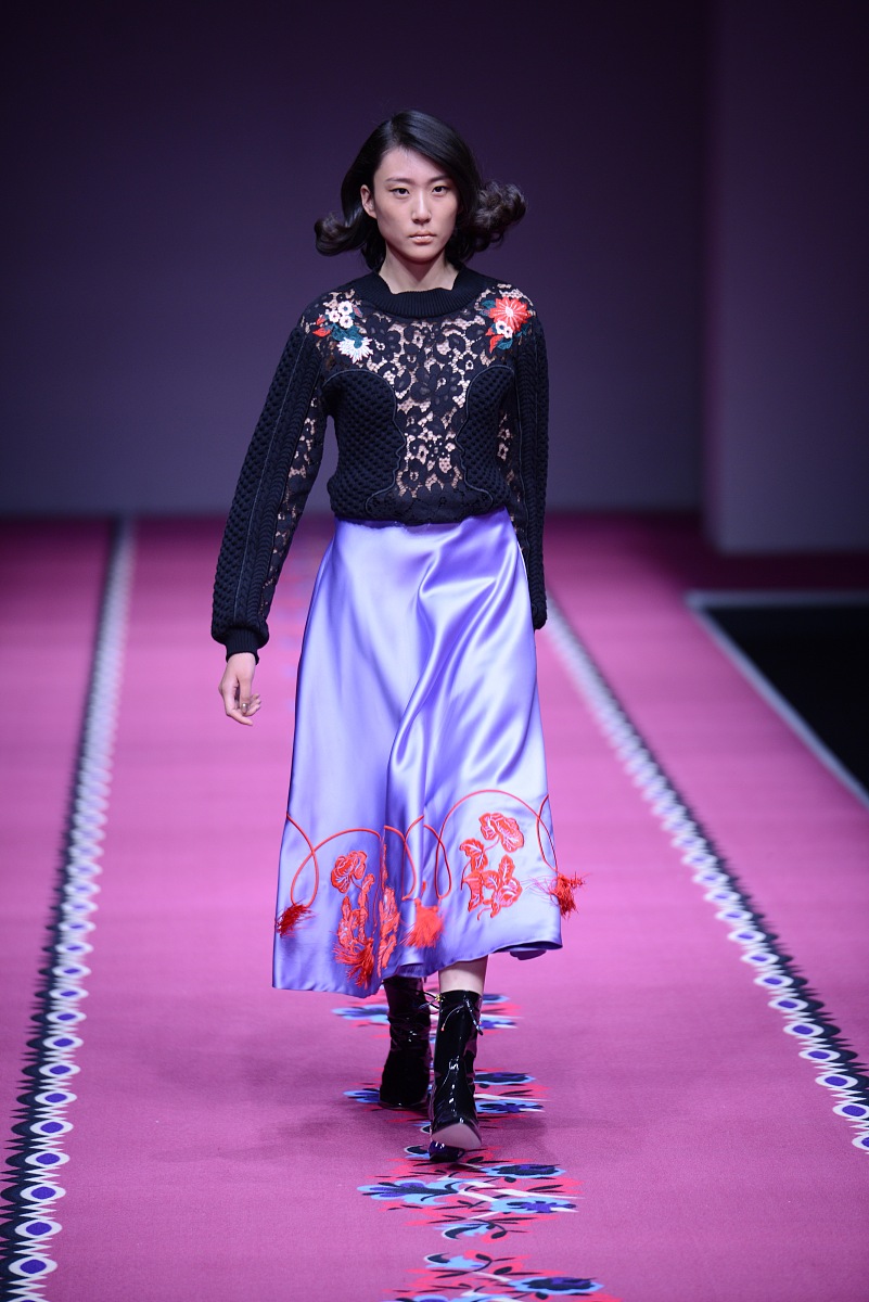 清代沈寿刺绣作品在虚拟时尚领域的探索