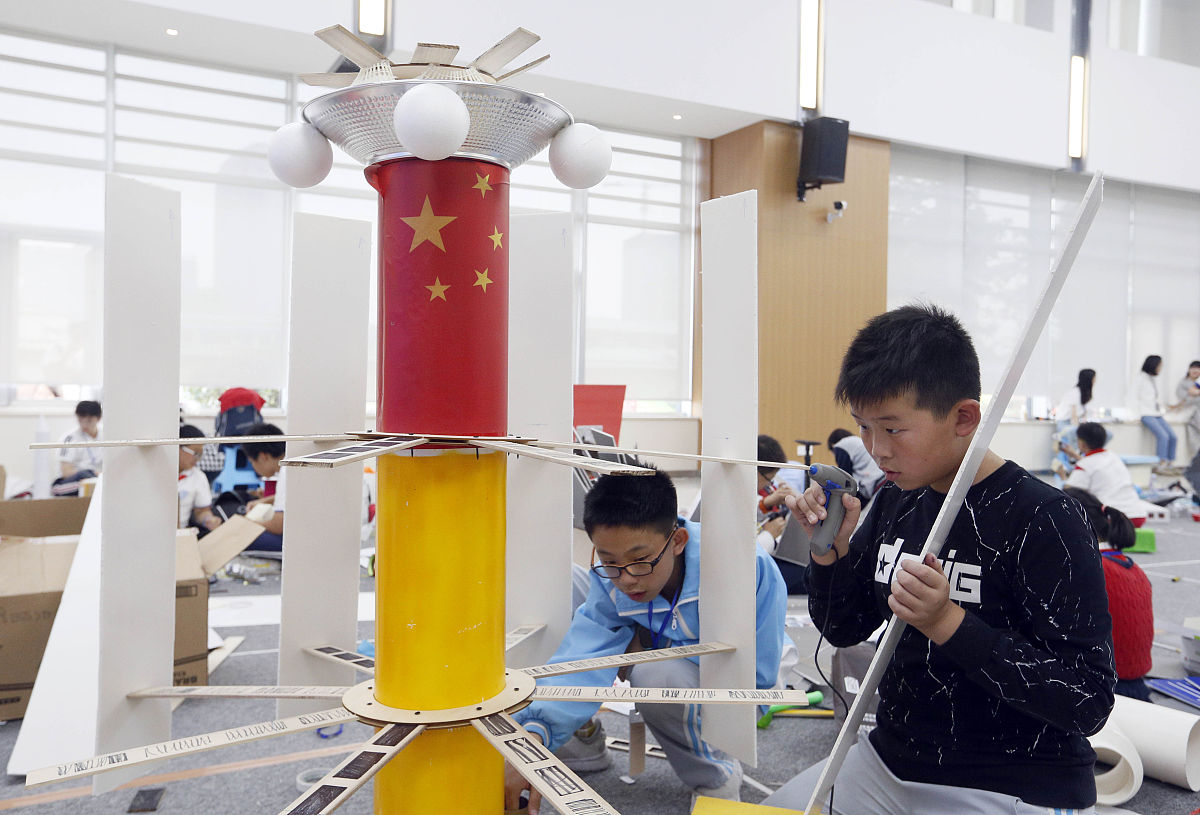 2019年10月23日,"未来航天器"模型设计与制作大赛在杭州青少年活动中