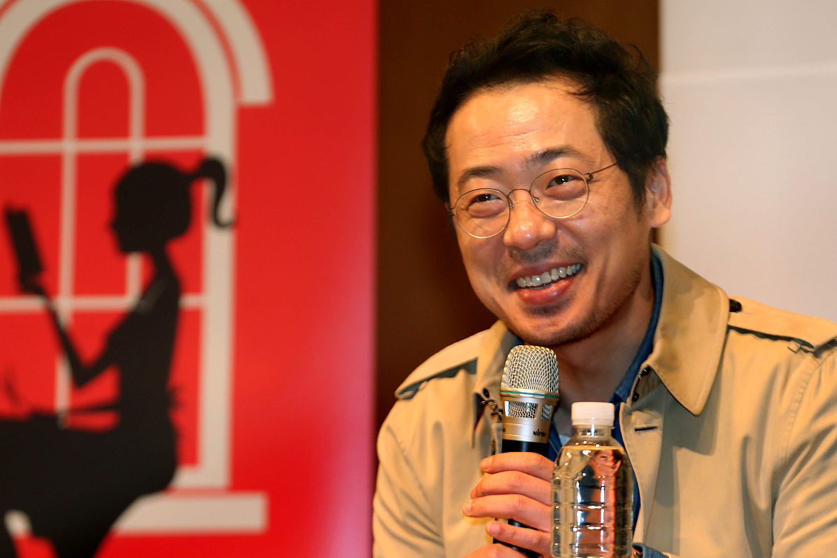 2014年11月14日下午,首尔,话剧《educating lita》的新闻发布会在首尔
