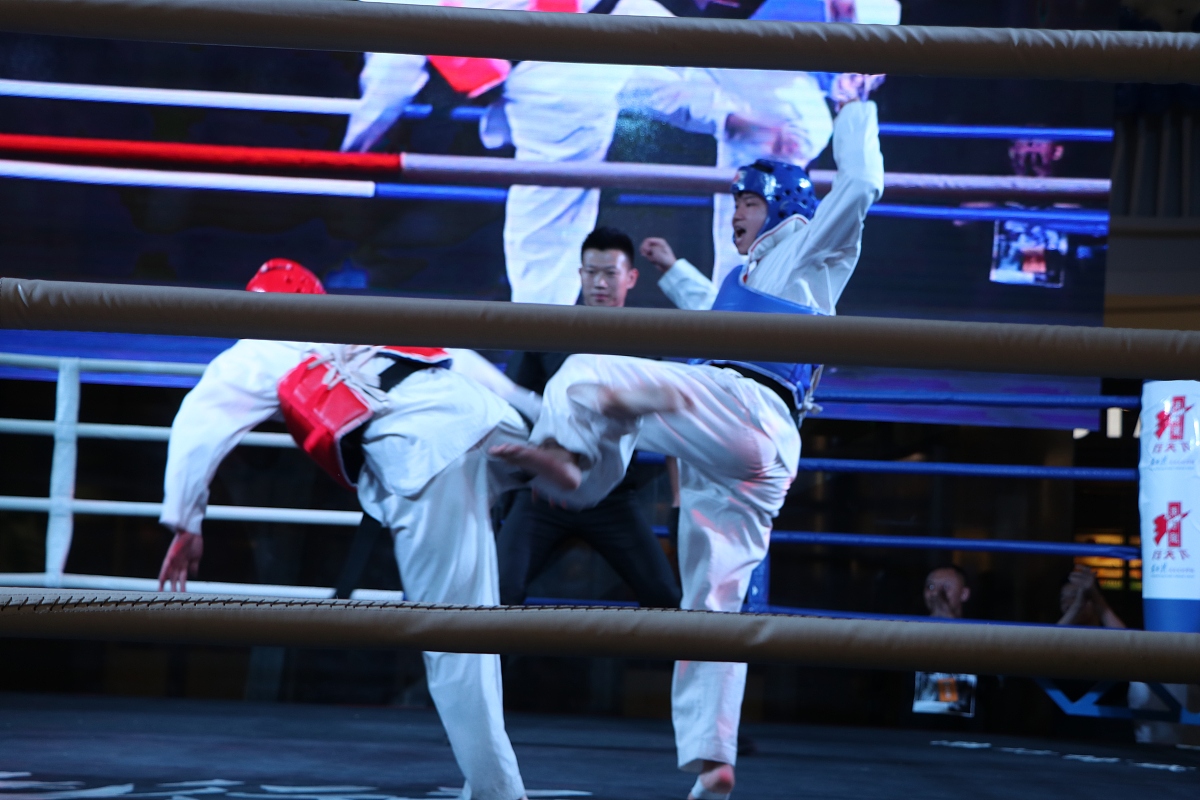 部落冲突国际版: 策略手游，打造你的部落帝国