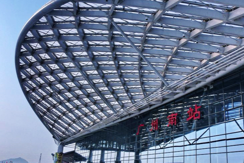 从广州乘坐贵广高铁到贵州黔东南,沿途风光欣