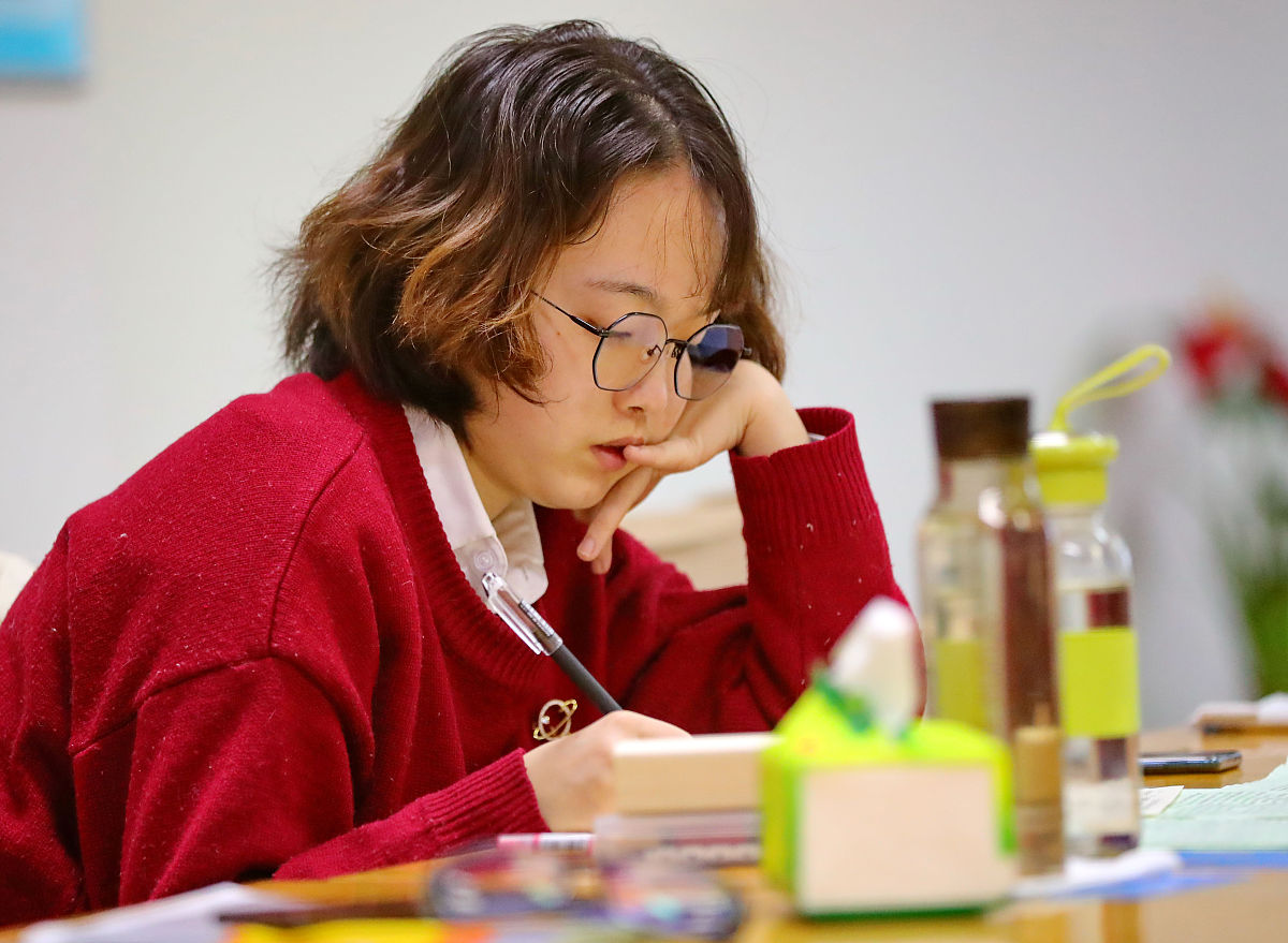 河北上中专学校入学指南：所需证件及申请流程
