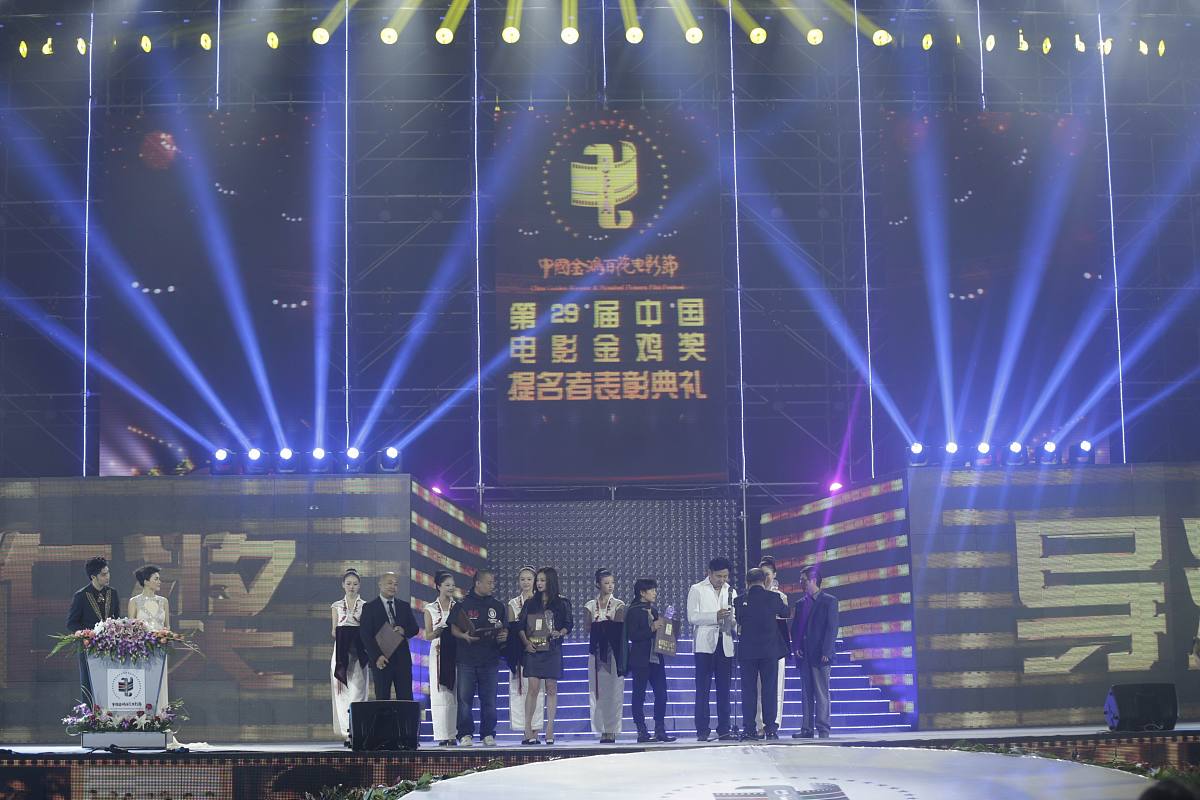 写一篇企业年会视频的配音串词年会地点在桂林