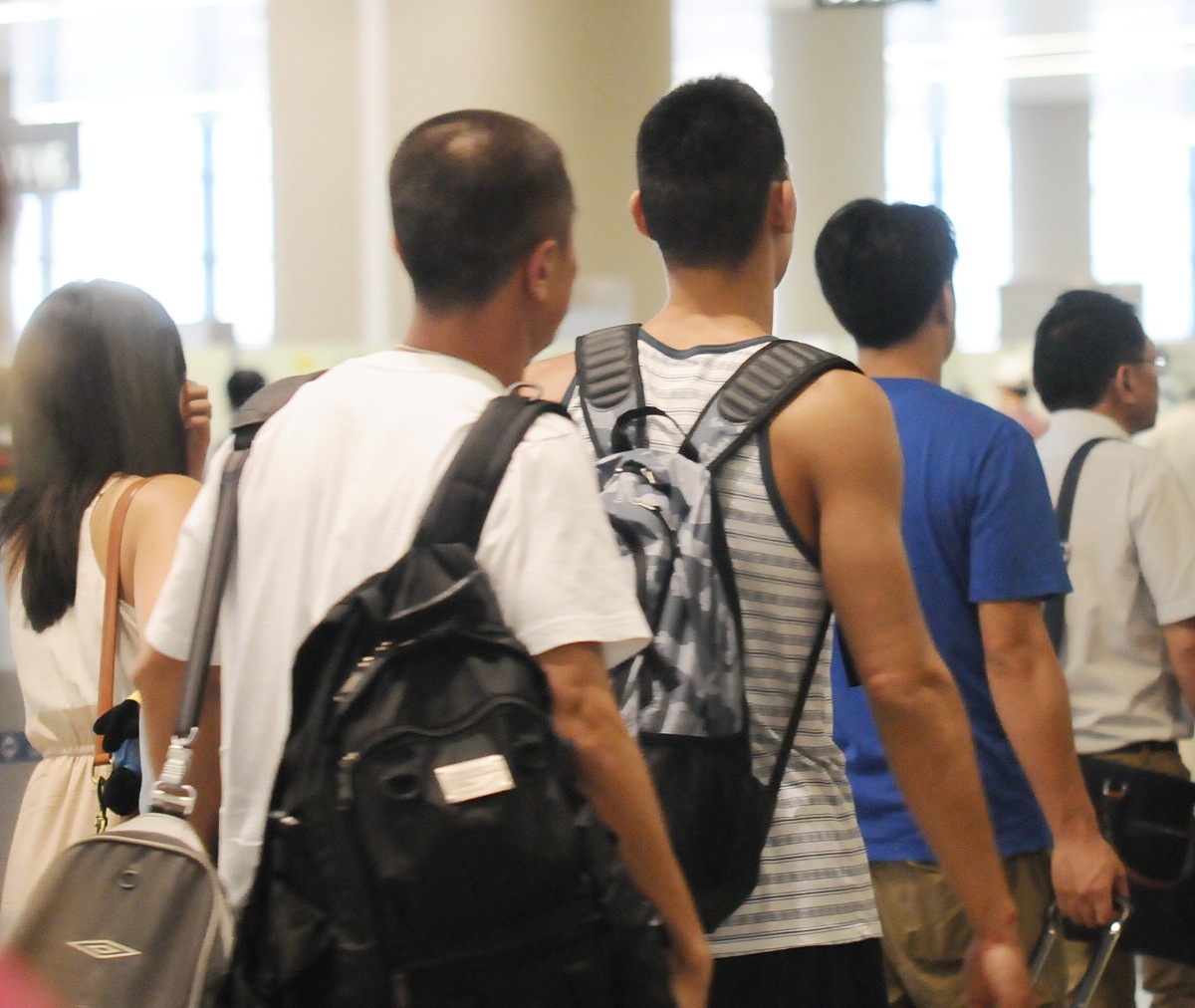 大学小组男生行为不端，如何处理？