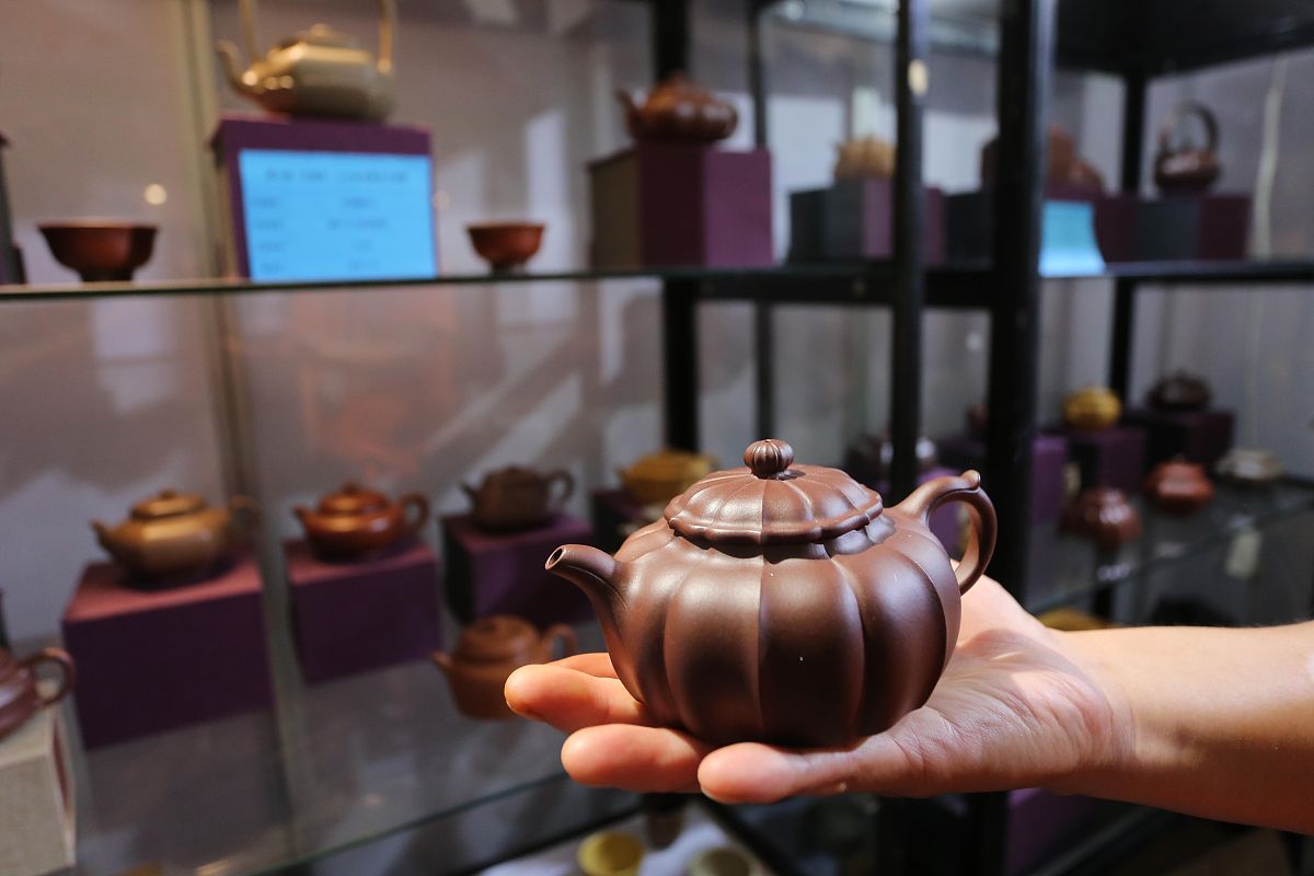 2019年8月15日,南京国际展览中心,盖紫砂,刺绣,玉器,漆器,紅木雕刻,水