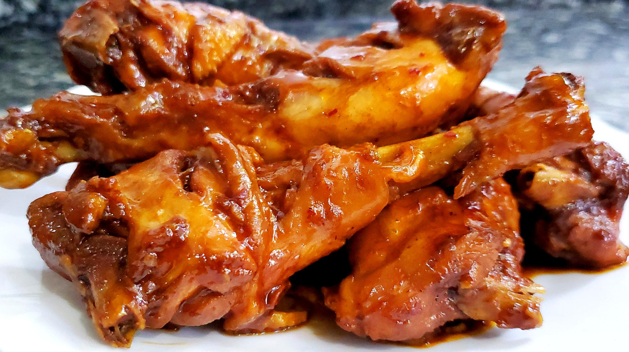 10个鸡腿下锅,简单一做上桌被抢光,重口味,吃完还想吃