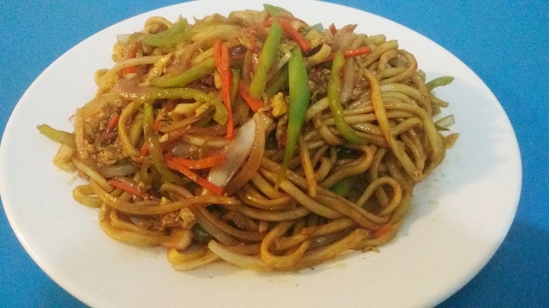 夜市卖的非常火的孜然炒面教你在家做,做法家常味道好吃又干净。