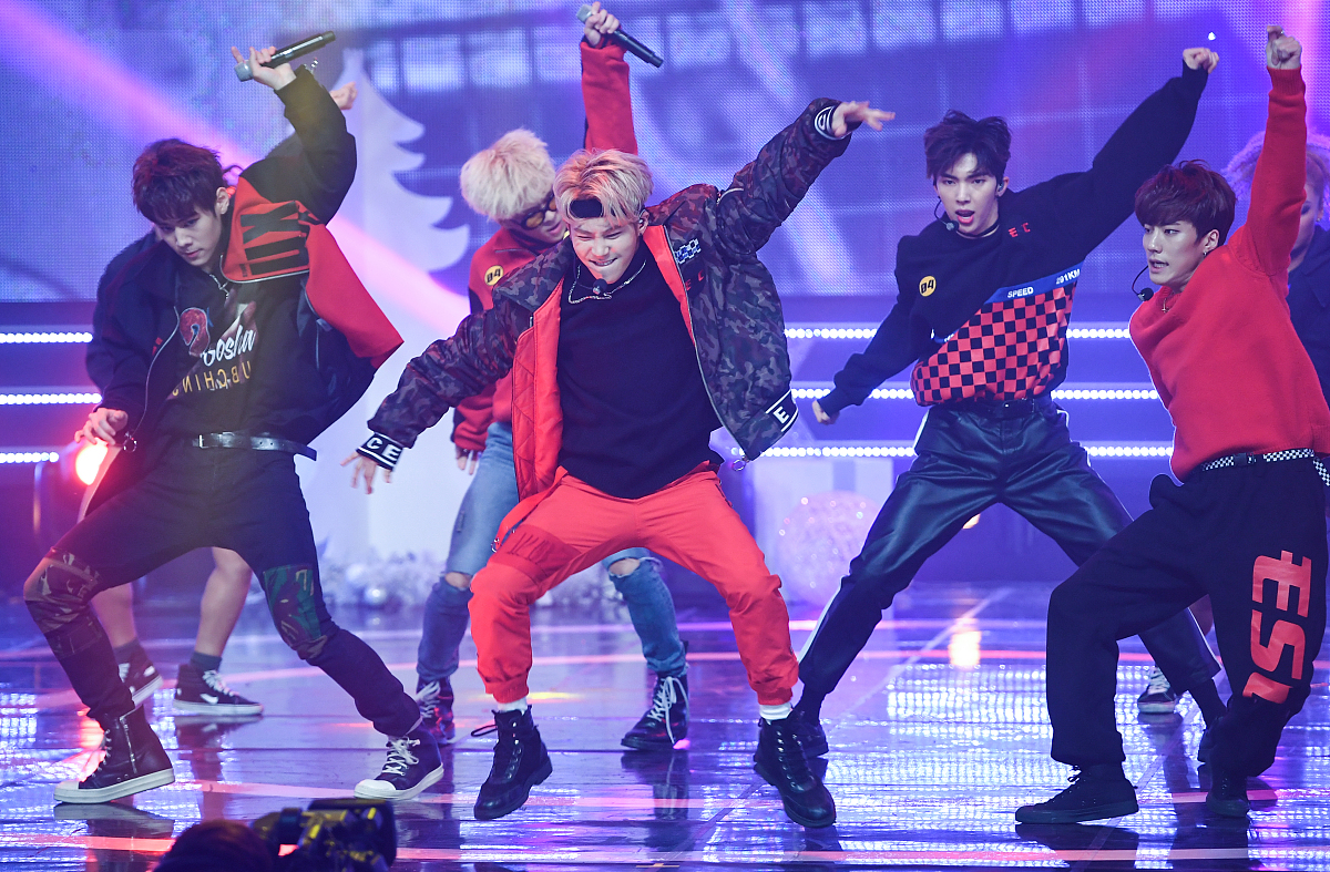 2016年12月21日,首尔,《show champion》直播.***_***impact perform 