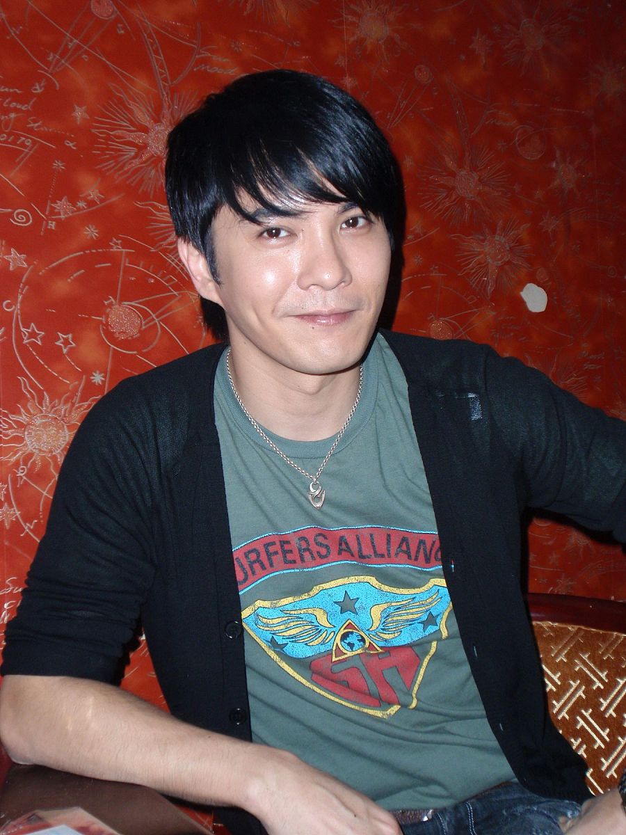 2009年8月30日,河南洛阳,高清电影《归巢》开机仪式.***_***艺人王子