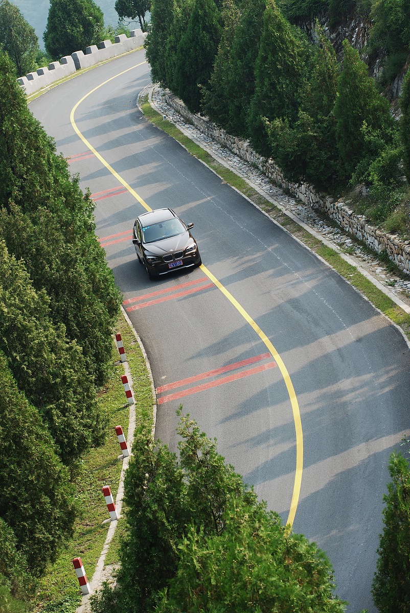 宝马技术手册 - 详细规格、维修、电气系统、车身结构等