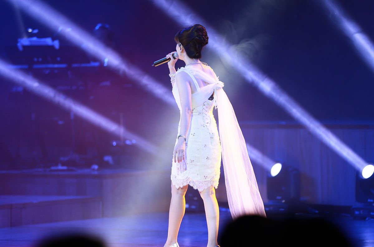 2014年9月9日讯,上海,9月7日,孟庭苇"台北爱情故事"中秋演唱会.孟庭苇
