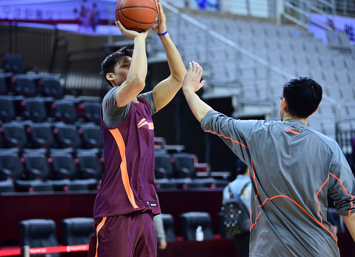 我要写一篇题目为2019-2021赛季CBA联赛季后赛广东队后卫赵睿个人进攻防守技术分析的毕业论文请你帮我提供10篇中文参考文献毕业论文格式