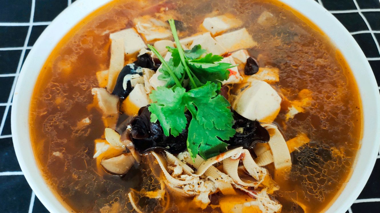 大厨教你做酸辣汤,酸爽开胃还营养,步骤配方全告诉你