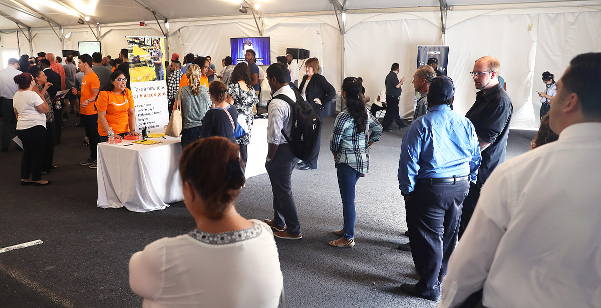 班主任工作计划表：阶段目标及安排