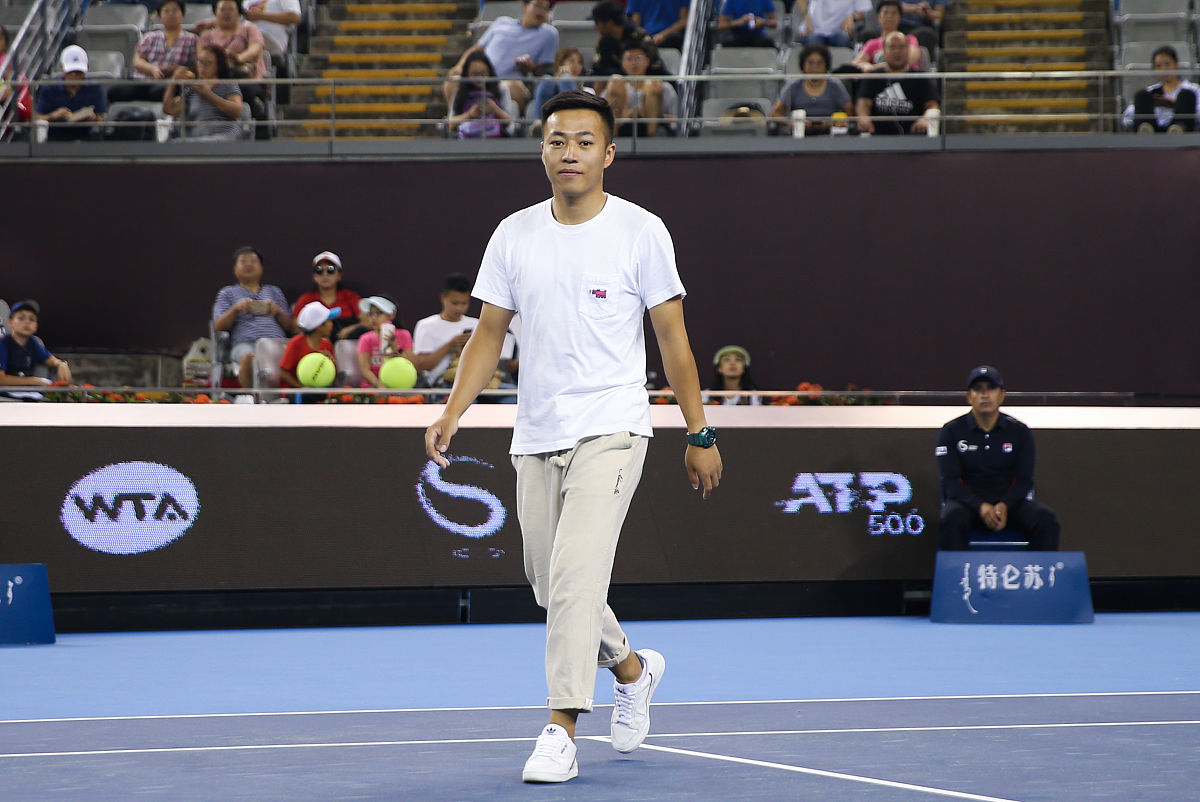 张之臻问鼎杭州亚运会男子网球金牌，时隔29年再夺冠！