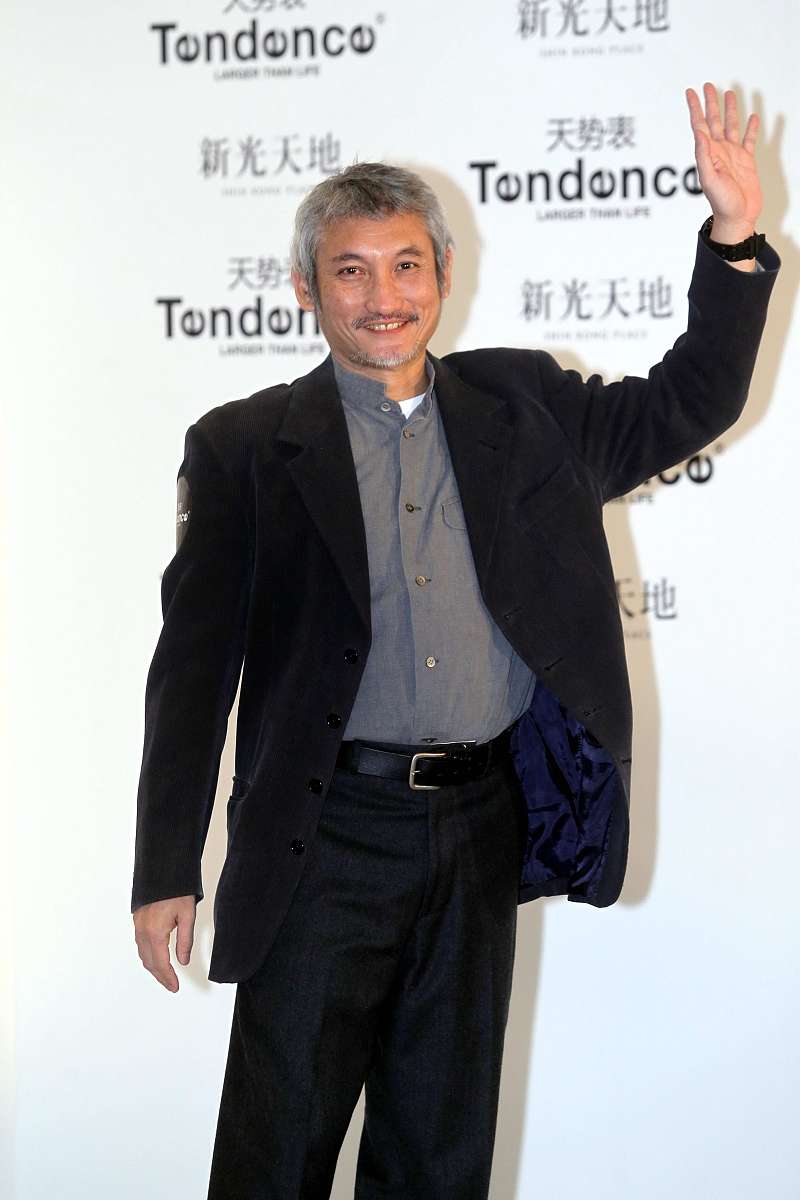2011年11月3日,北京,明星代理的某著名腕表品牌在北京开店.***_***徐