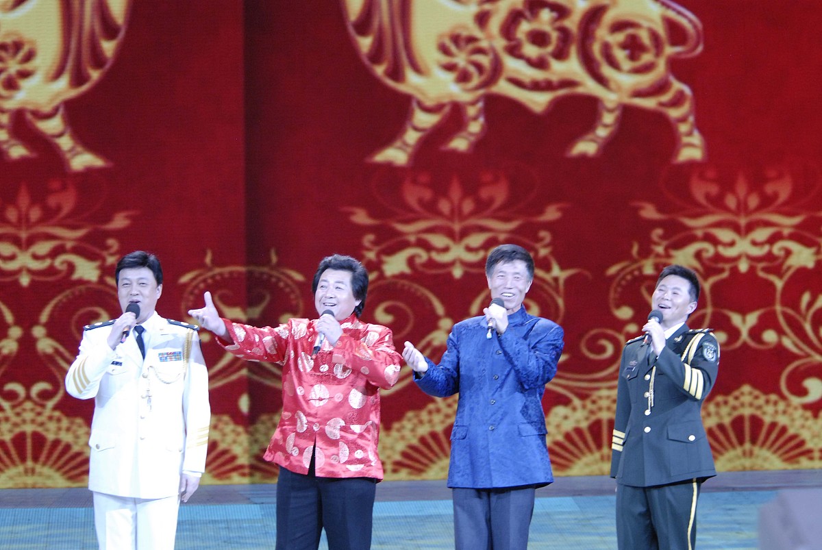 坚持梦想的旅程：一首充满希望的中文流行歌曲