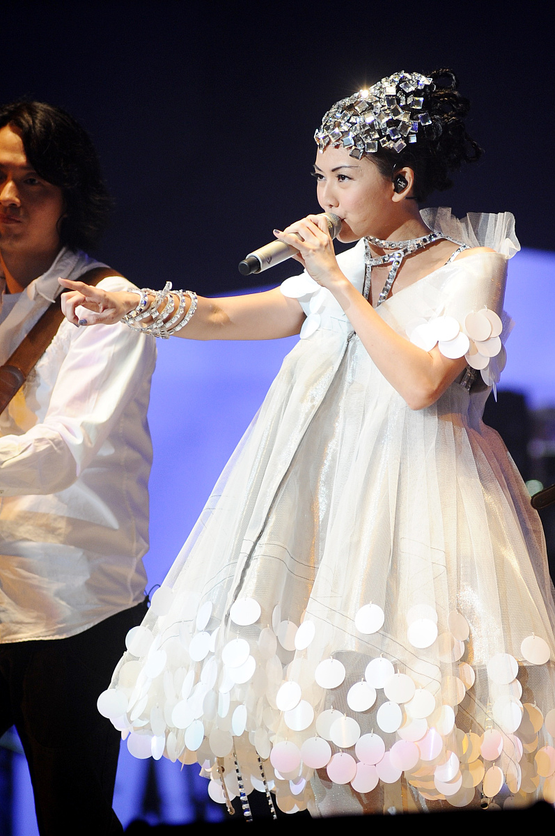 2010年2月5日,香港,孙燕姿在香港红馆举行了"答案是.孙燕姿2010世界巡