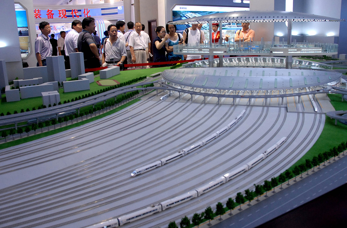 中国式现代化：本质特征、历史贡献与世界意义