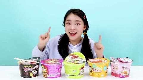 伶可兄弟:妮妮带你品尝五种超辣火鸡面,究竟哪种最辣呢?