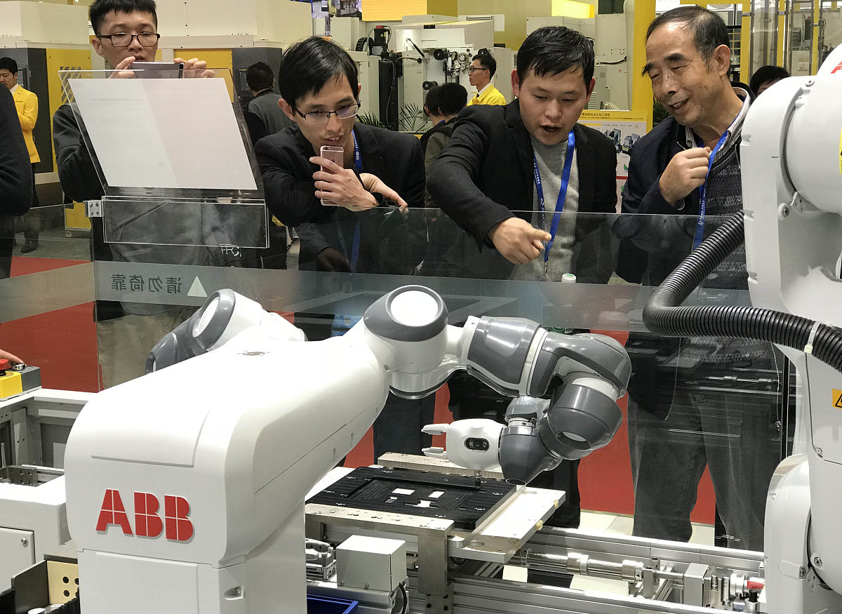 初中毕业可以读航空专业吗？- 解析航空专业学习路径