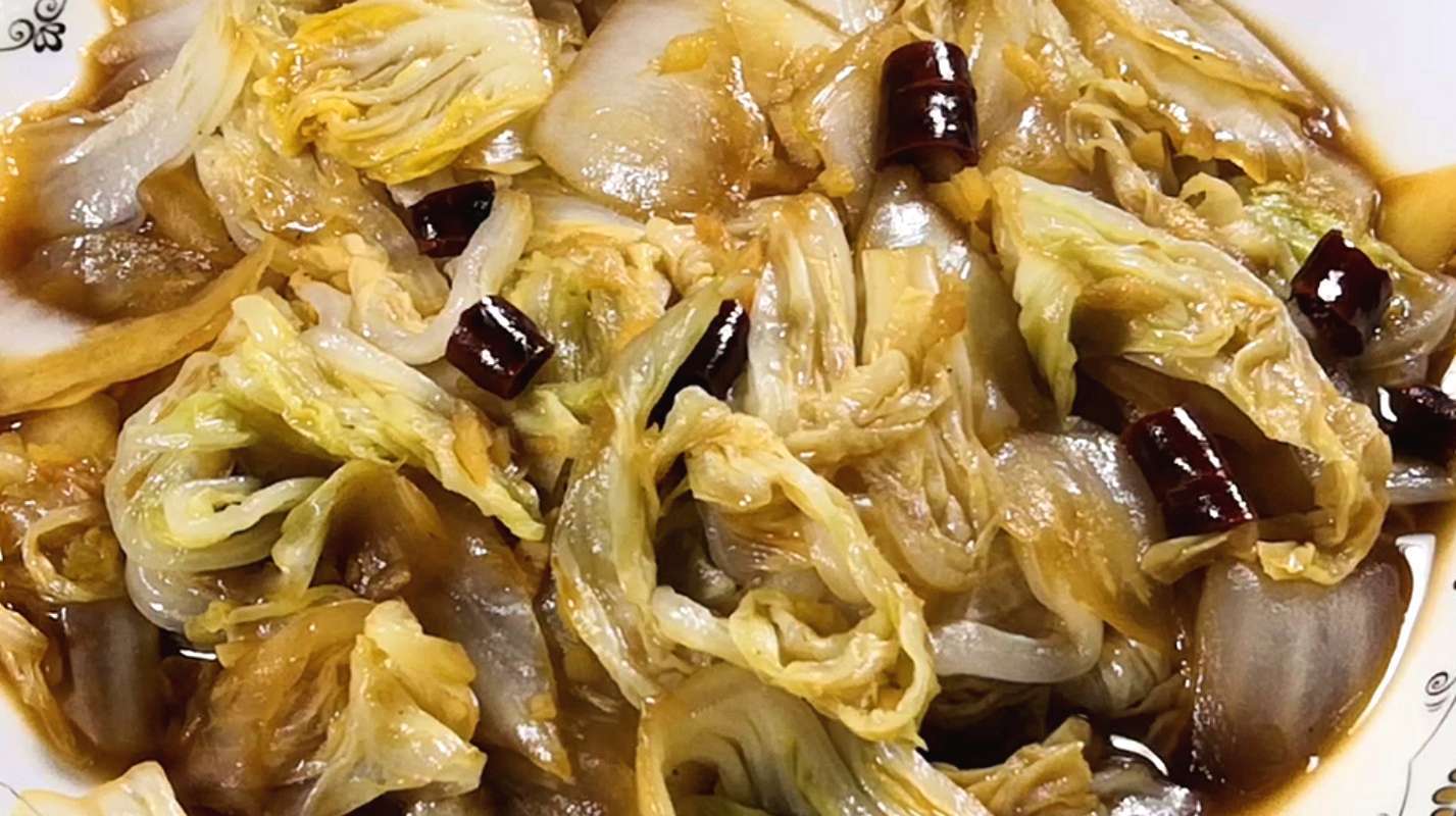 原来炒白菜是有窍门的,加1碗调汁,简单一做,比吃红烧肉还过瘾