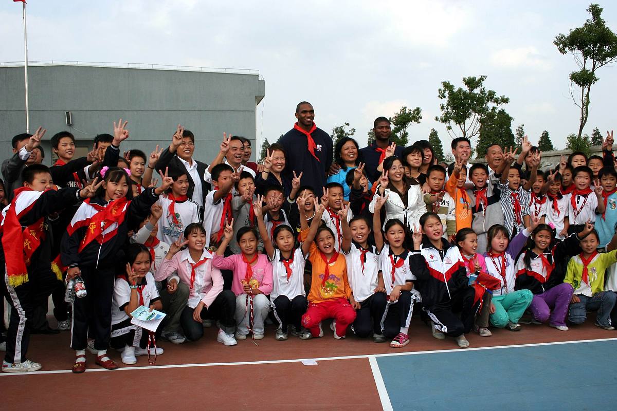 2007年 10月 16日 , 上海 , " nba 关怀 行动 学习 与 康乐 中心 " 在