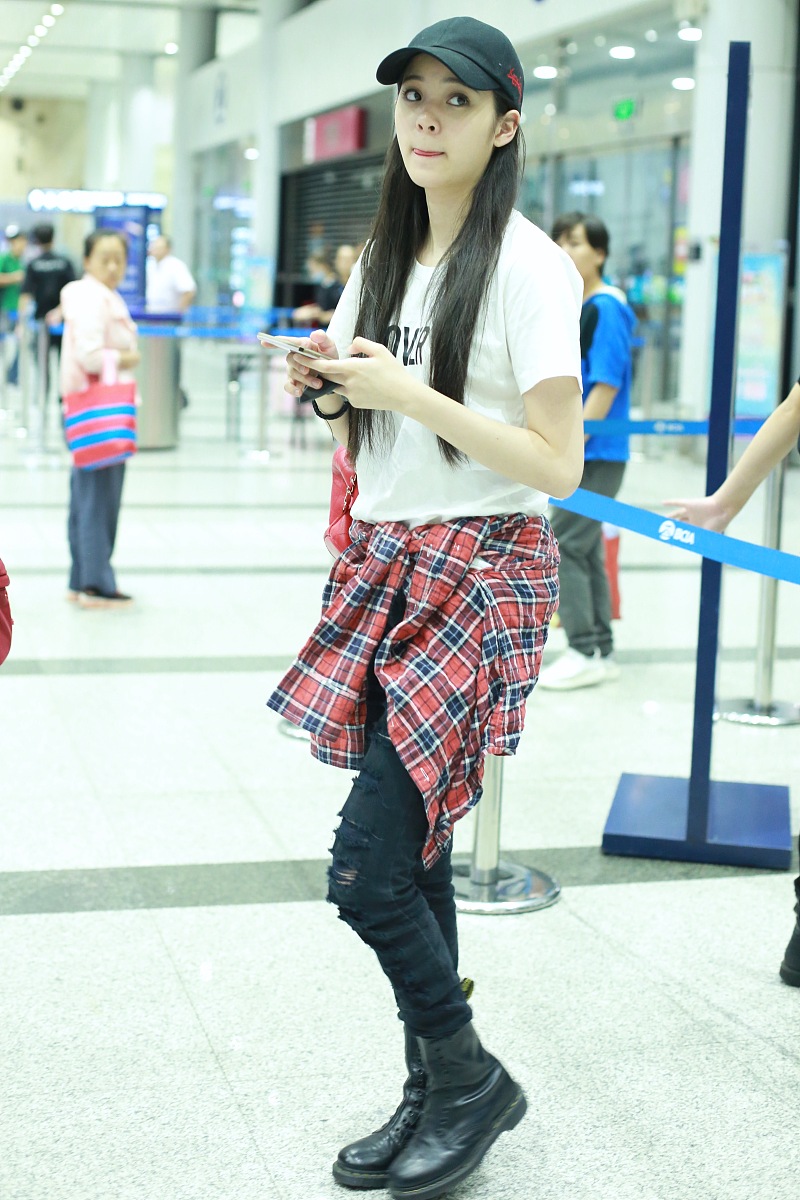 安然纳米胶原蛋白钙片可以改善皮肤油腻吗？