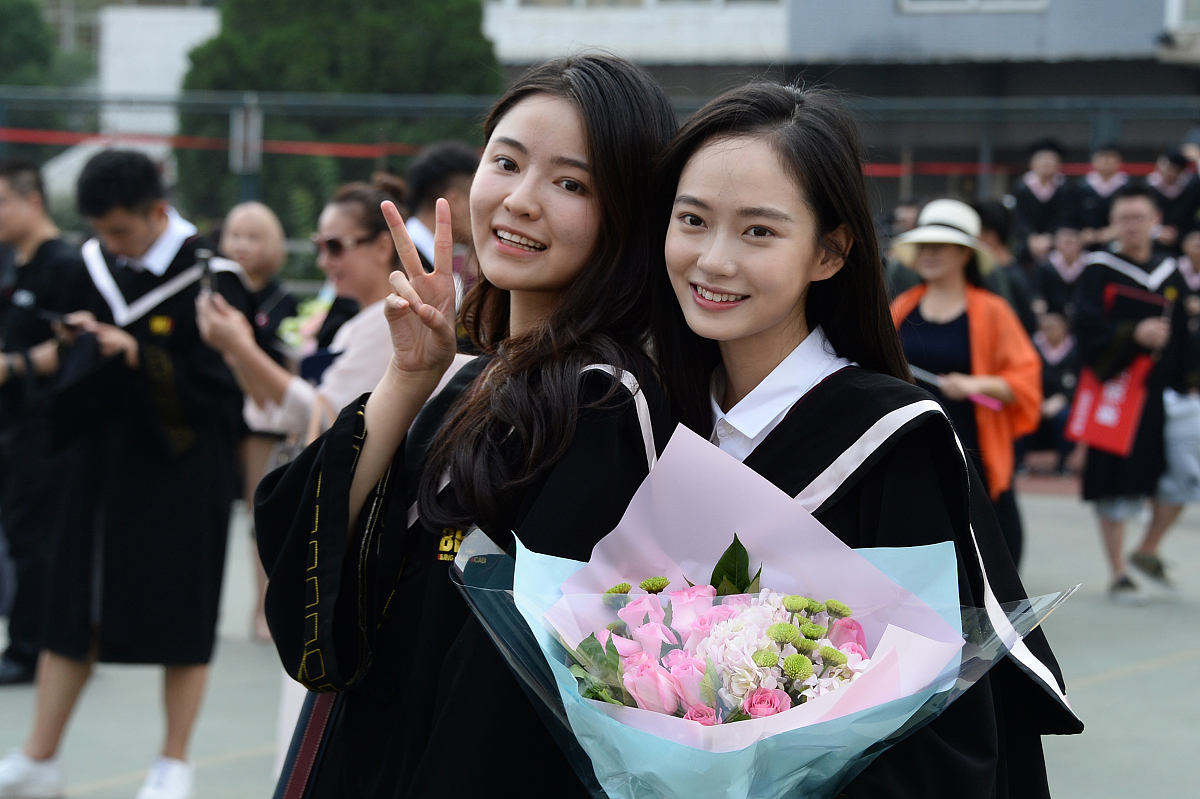 女生初中毕业学什么专业好？适合女生的热门专业推荐