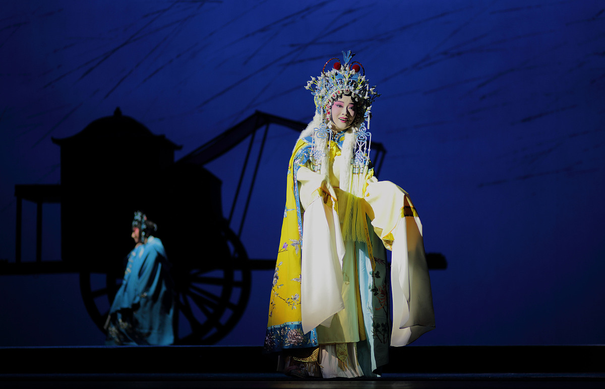 2013年10月01日,北京,北方昆曲剧院在北京天桥剧场演出昆曲《续琵琶》