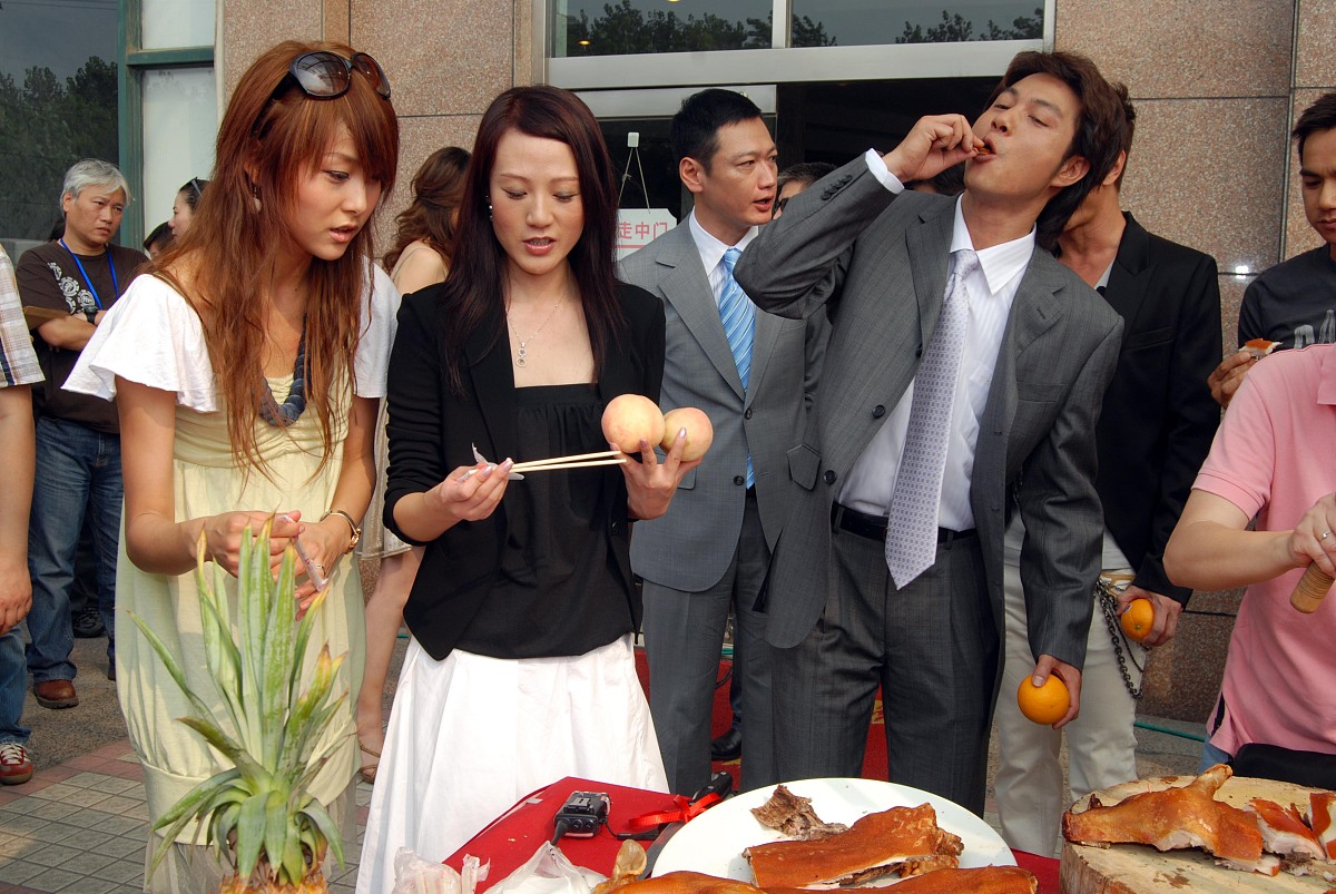 (摄影师要求:禁止网站下载,谢谢合作)    2007年7月17日,上海,电视连