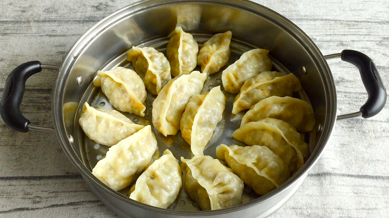 夏天吃大鱼大肉容易上火,教你做素馅蒸饺,出锅比吃肉还香,过瘾