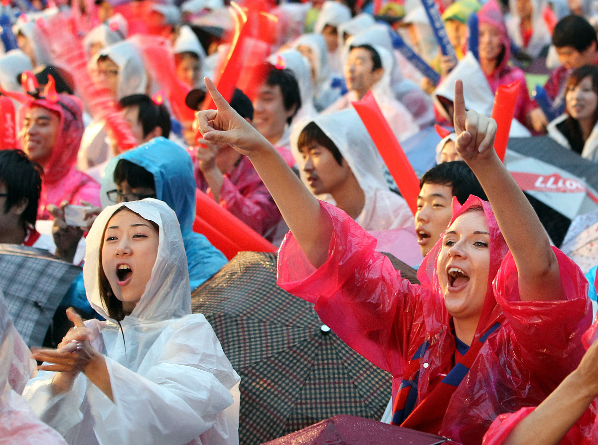 2010年6月12日,韩国,2010世界杯b组小组赛,韩国vs希腊.数万球迷聚集广