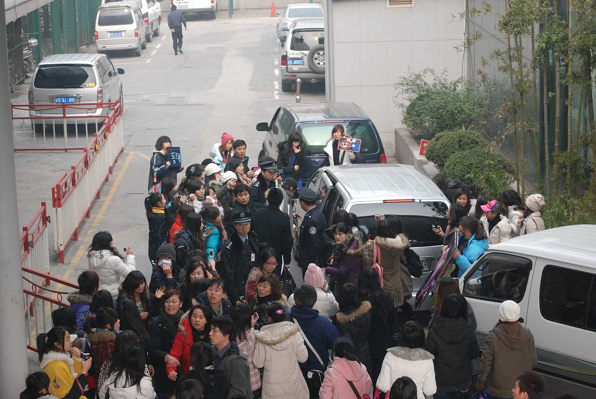 2009年1月9日讯,上海,人气组合sjm来上海录制春节节目.***_***+++_+++