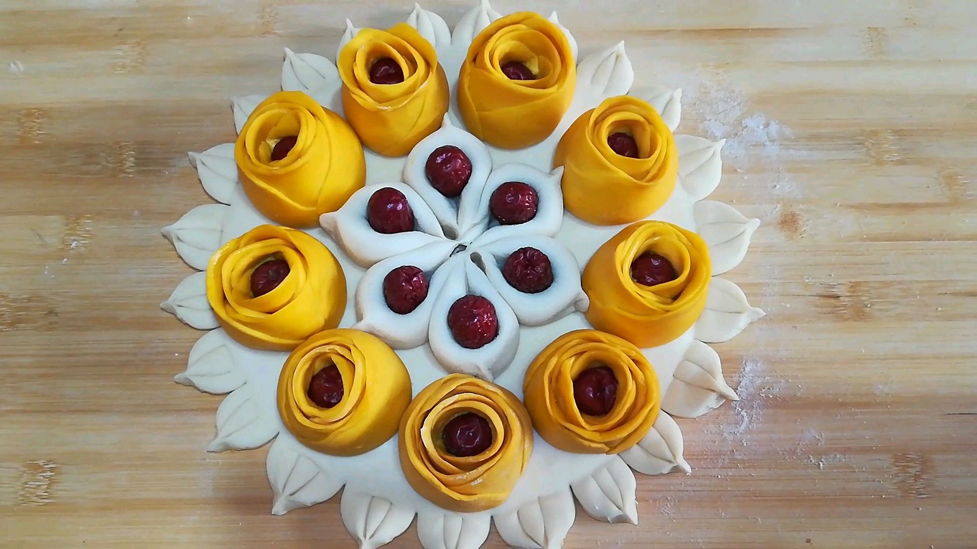 这么漂亮的双色枣花馍,做法只要几步就完成,好看又好吃,收藏了